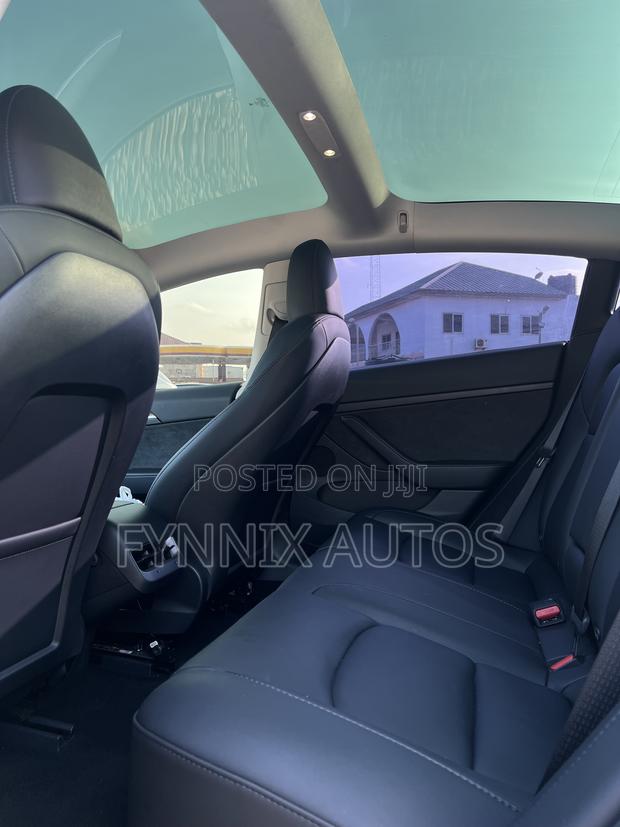 Tesla Model 3 Standard Range RWD 2023 Black