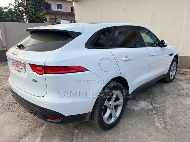 Jaguar F-Pace 35t 2017 White