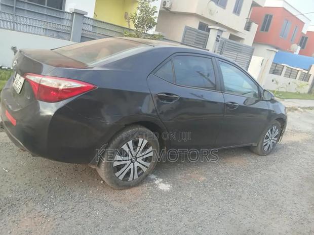 Toyota Corolla 2015 Black
