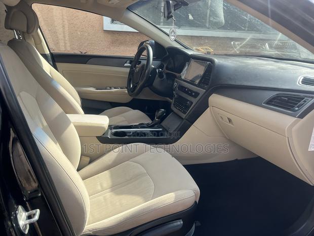Hyundai Sonata SE 2016 Black