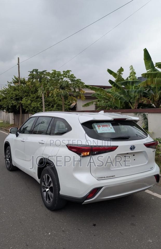 Toyota Highlander XLE 2022 White