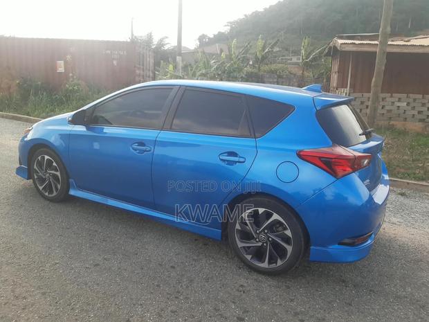 Toyota Corolla 2017 Blue