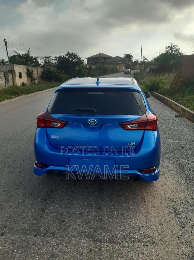 Toyota Corolla 2017 Blue
