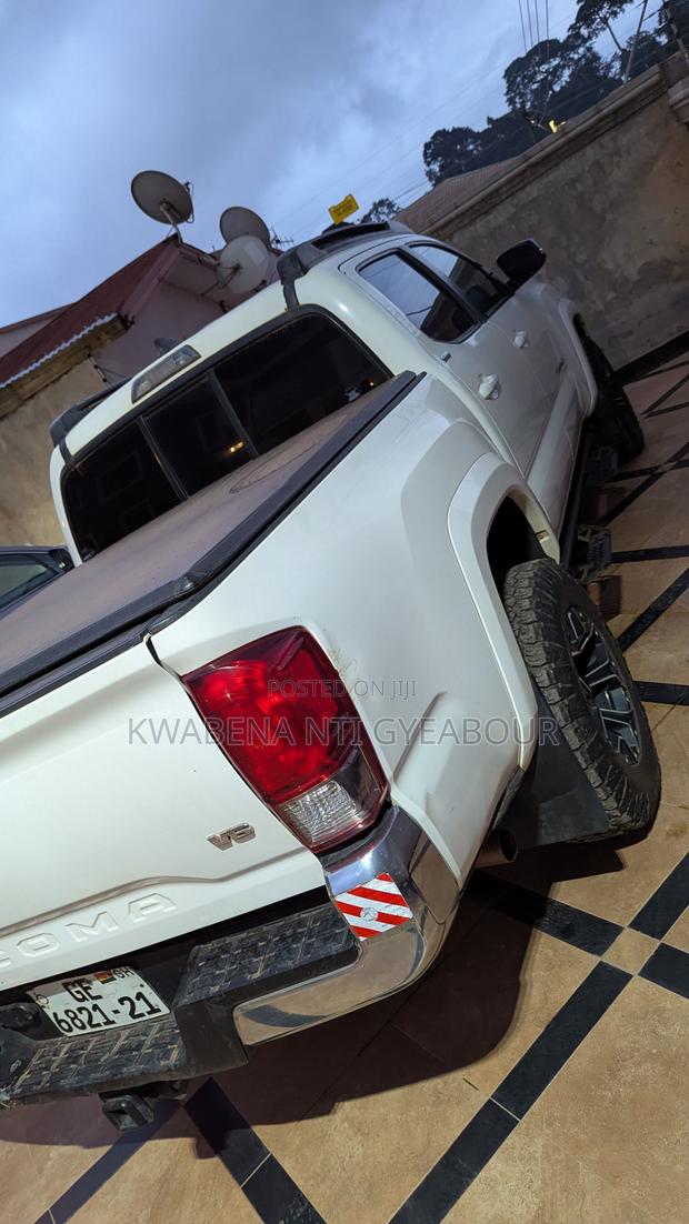 Toyota Tacoma 2017 White