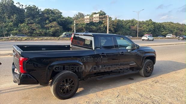 Toyota Tacoma 2025 Black