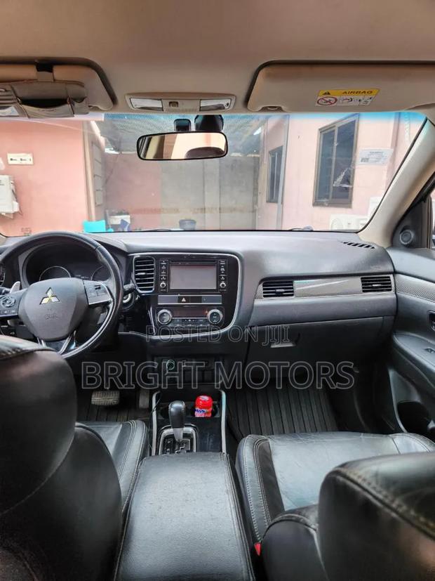 Mitsubishi Outlander LE FWD 2019 Burgundy