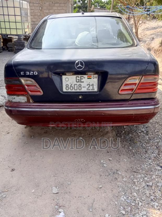 Mercedes-Benz E320 2002