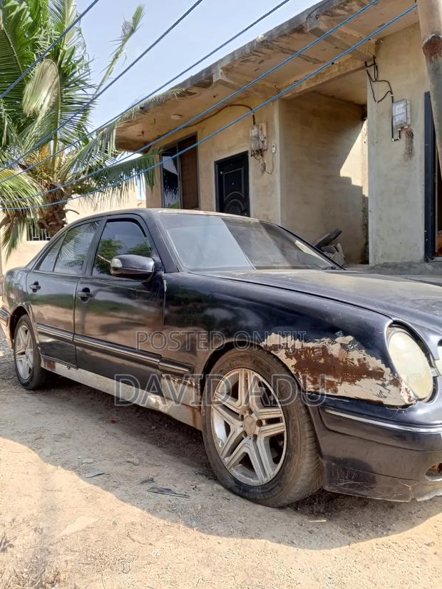 Mercedes-Benz E320 2002