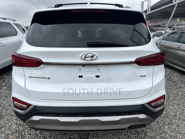 Hyundai Santa Fe 2021 White