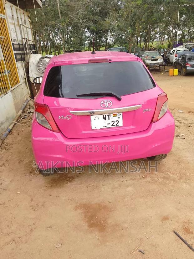 Toyota Vitz 1.3 AWD 5dr 2012 Pink