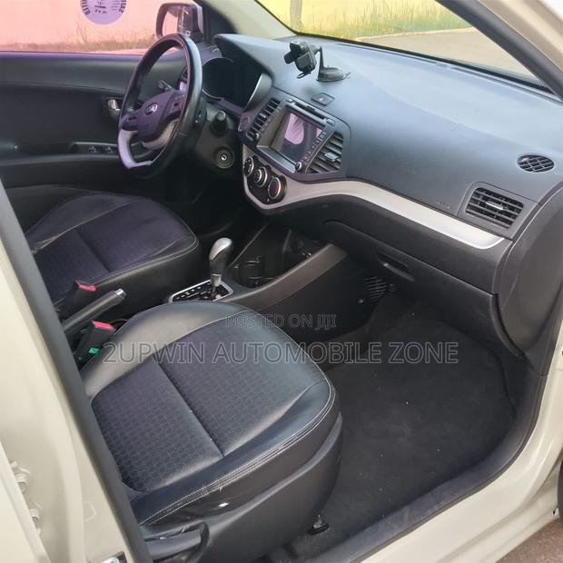 Toyota Vitz 2016
