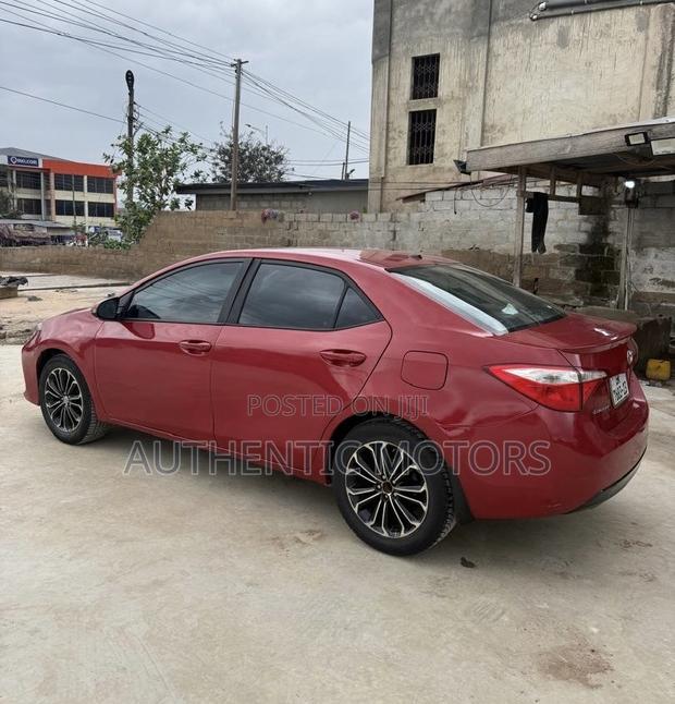 Toyota Corolla SE Special Edition 4dr Sedan (1.8L 4cyl CVT) 2017 Red