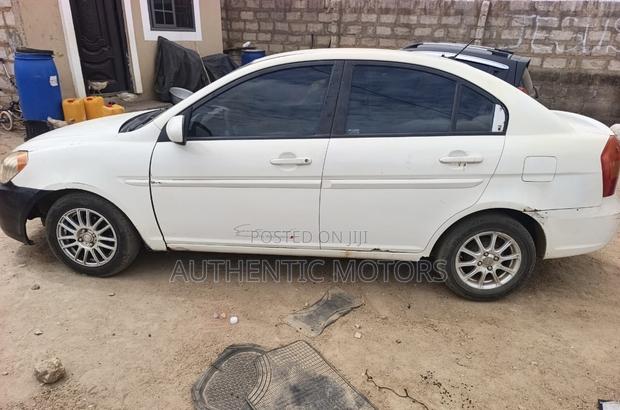 Hyundai Accent 2009 White