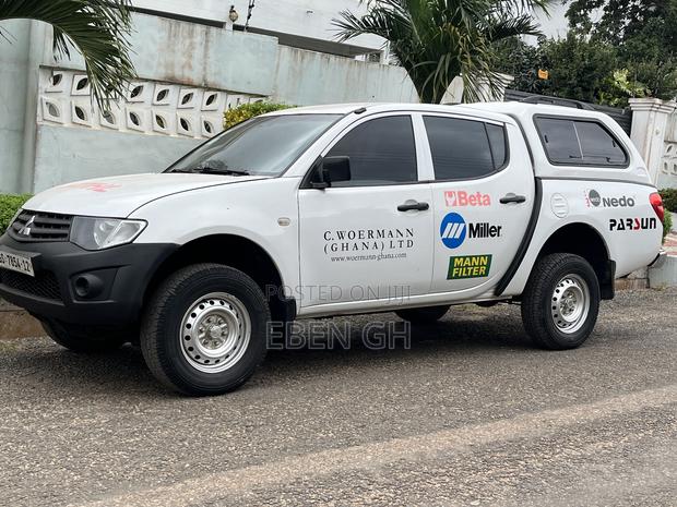 Mitsubishi L200 Double Cab 2.5 136hp 4WD 2012 White