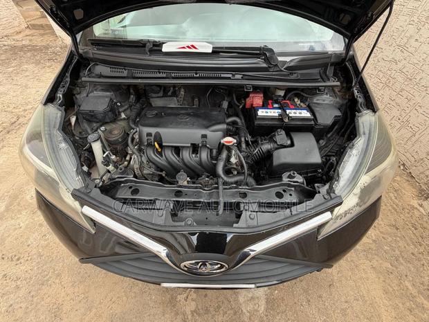 Toyota Yaris LE Hatchback 5dr 2016 Black