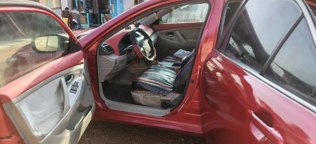 Toyota Camry LE 4dr Sedan (2.5L 4cyl 6AM) 2010