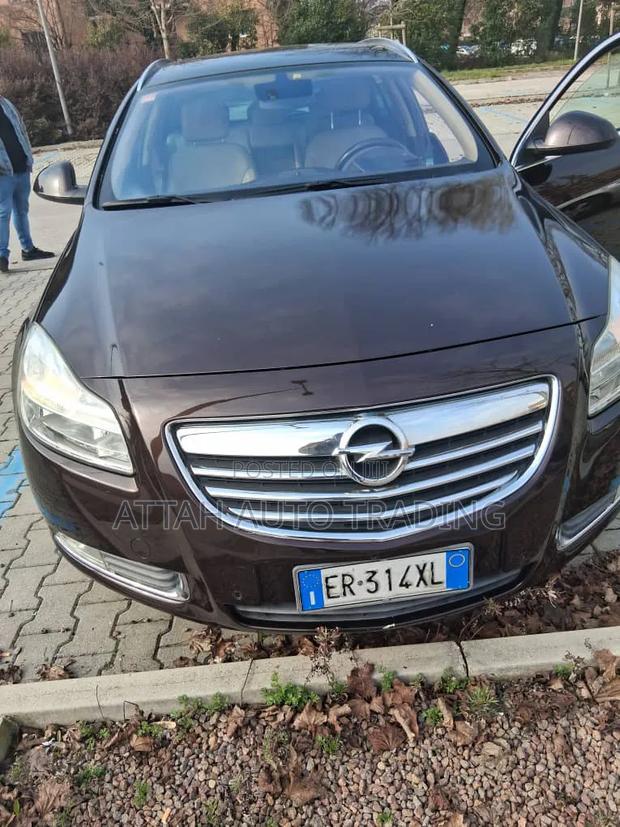 Opel Insignia 2014 Brown