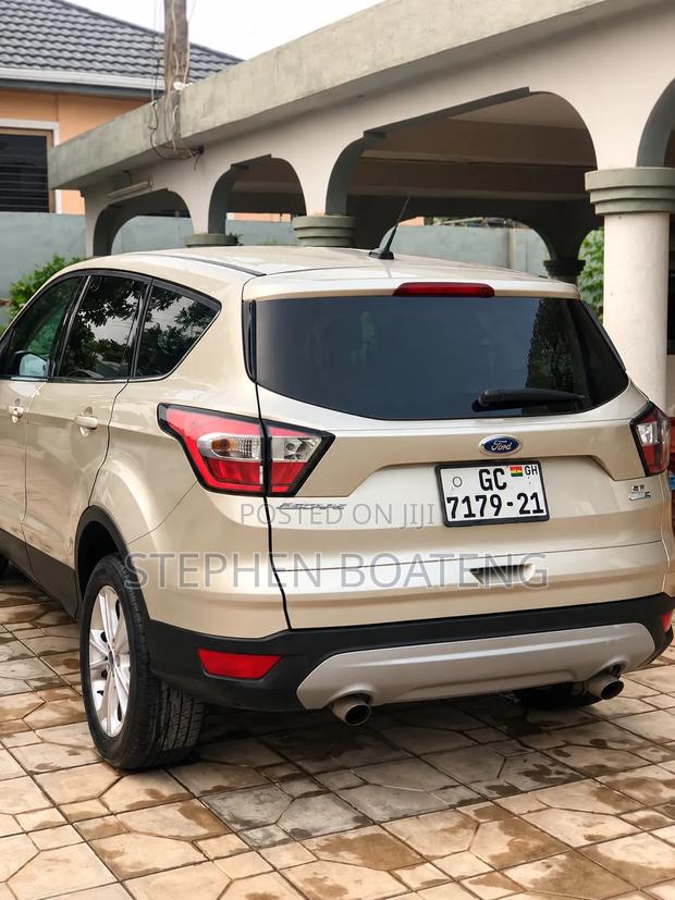 Ford Escape S FWD 2017 Gold