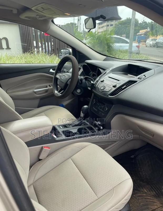 Ford Escape S FWD 2017 Gold