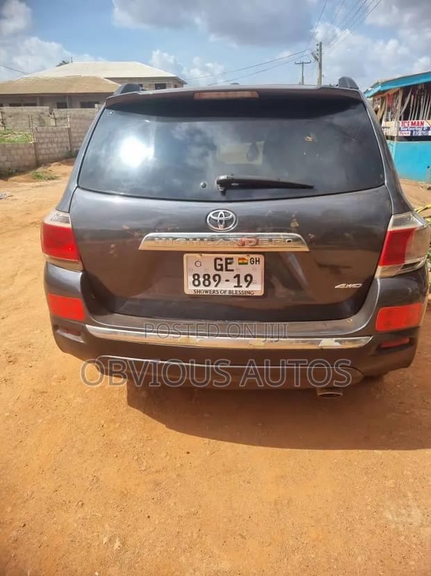 Toyota Highlander Limited 3.5l 4WD 2013 Gray