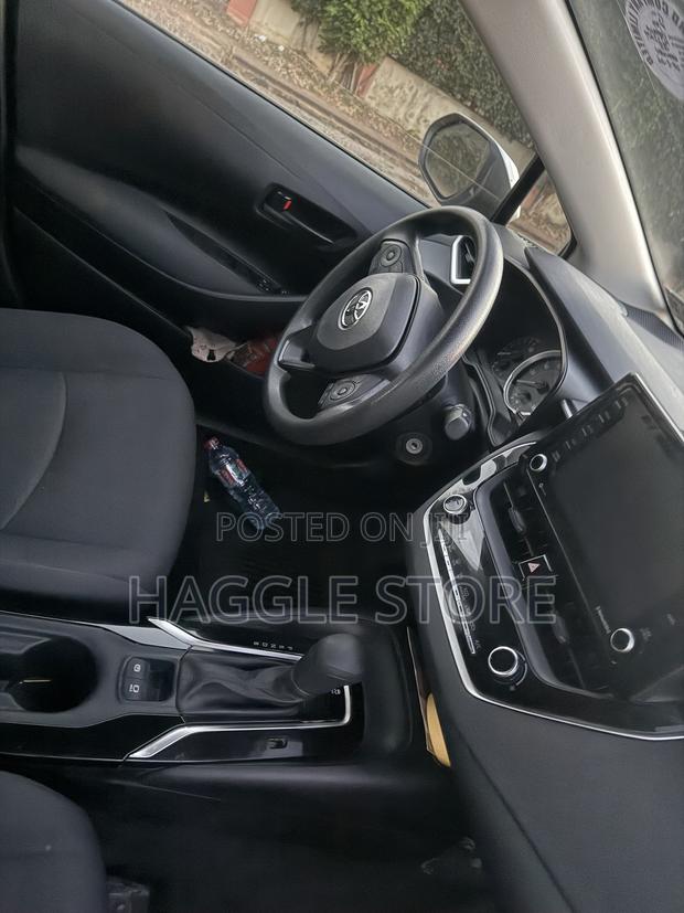Toyota Corolla LE 2022 Silver
