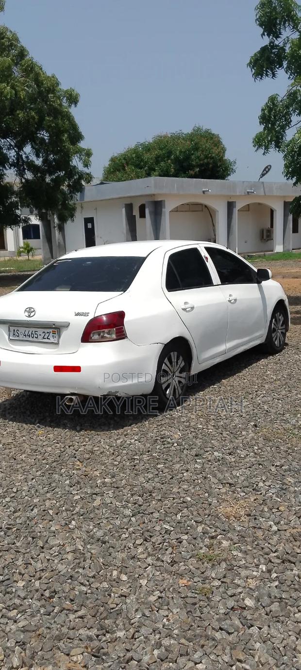 Toyota Yaris Base Hatchback 3dr 2010 White