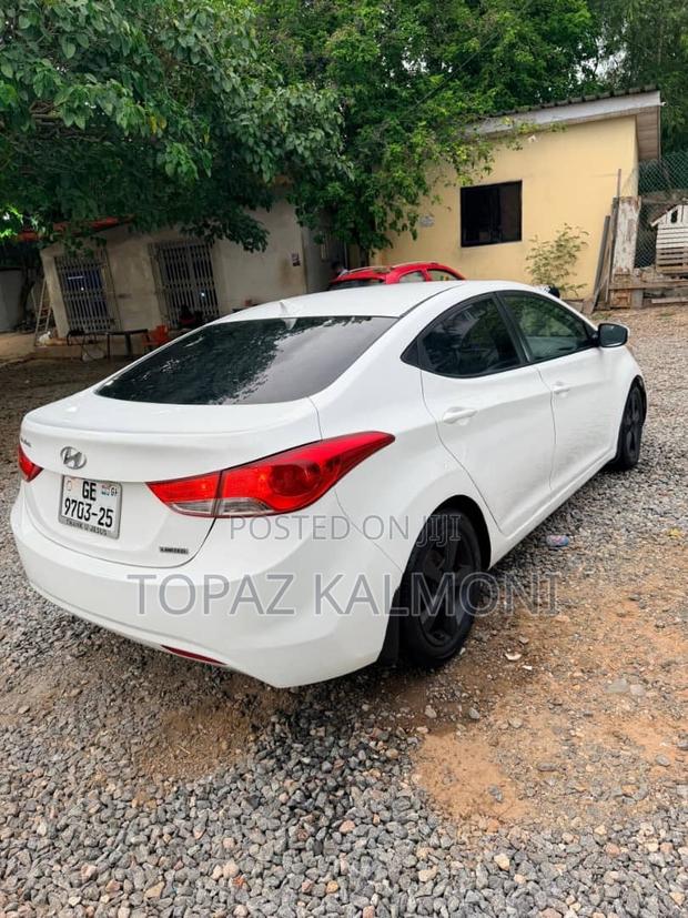 Hyundai Elantra Limited Sedan FWD (1.8L 4cyl 6A) 2013 White