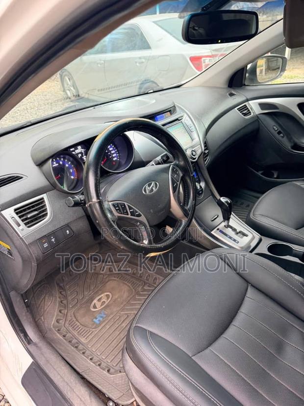 Hyundai Elantra Limited Sedan FWD (1.8L 4cyl 6A) 2013 White