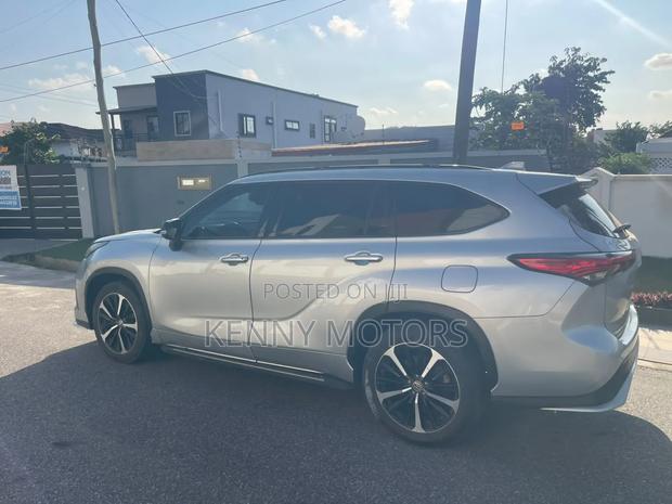 Toyota Highlander XLE AWD 2020 Silver