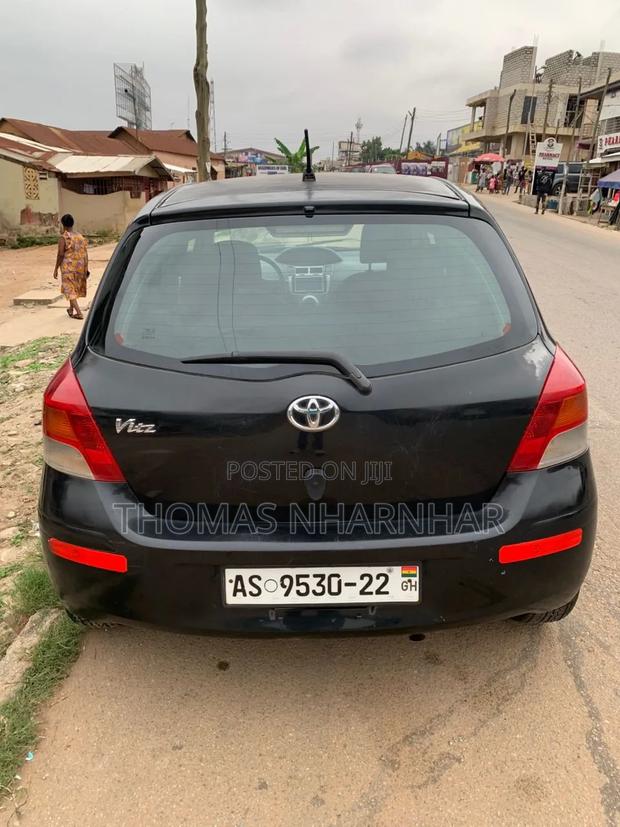 Toyota Vitz 1.5 FWD 5dr 2010 Black