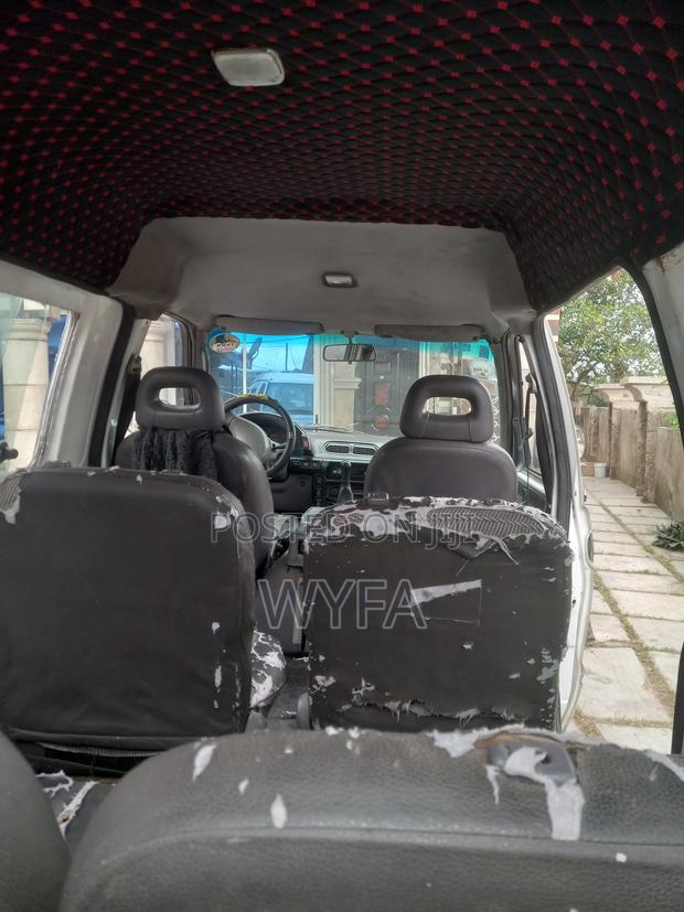 Nissan Serena 2000 White