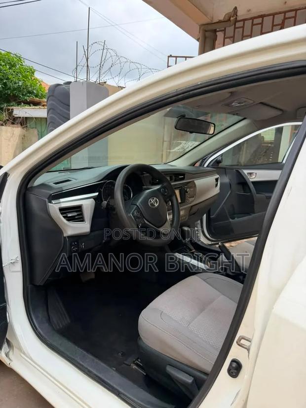 Toyota Corolla 2014 White