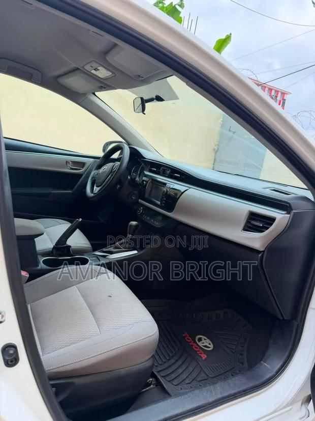 Toyota Corolla 2014 White