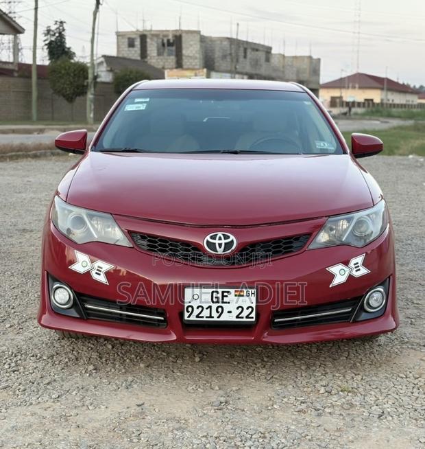 Toyota Camry 2014 Red