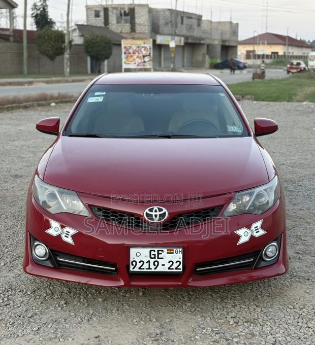 Toyota Camry 2014 Red