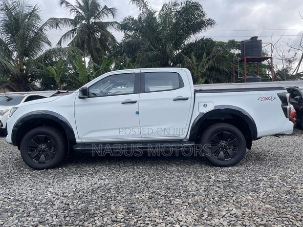 New Isuzu D-MAX 2026 White