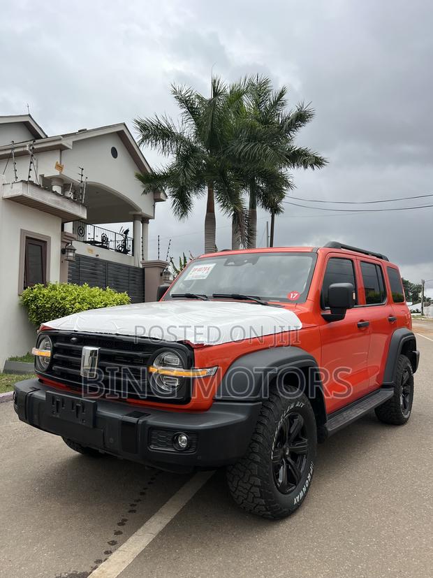 Tank 300 2022 Orange