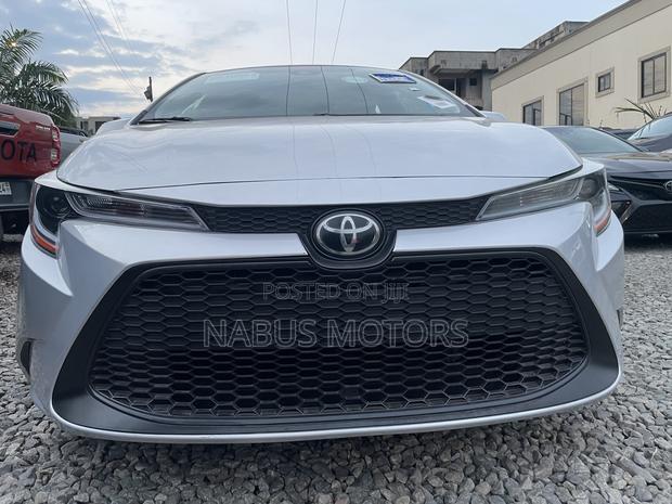 Toyota Corolla LE 2020 Silver