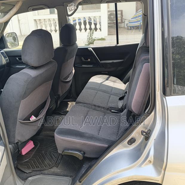 Mitsubishi Pajero 2002 Silver