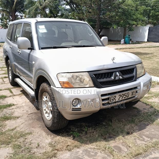 Mitsubishi Pajero 2002 Silver
