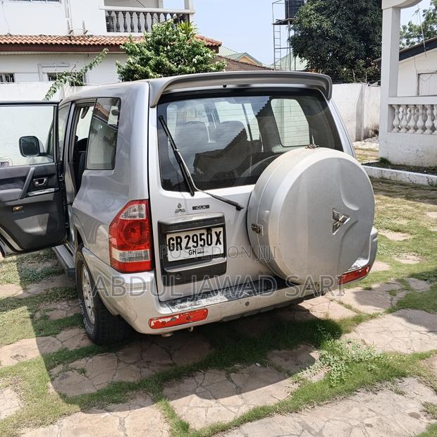 Mitsubishi Pajero 2002 Silver
