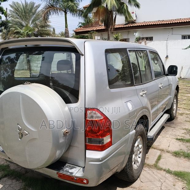 Mitsubishi Pajero 2002 Silver