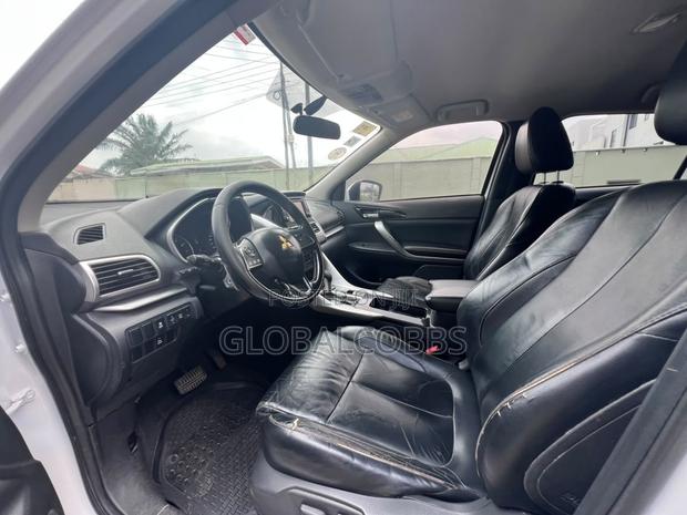 Mitsubishi Eclipse 2018 White