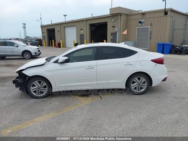 Hyundai Elantra Value Edition 2019 White