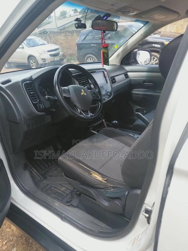 Mitsubishi Outlander Sport 2017 White