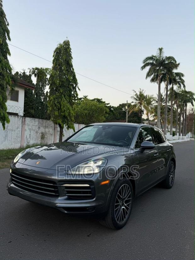 Porsche Cayenne Base AWD 2020 Gray