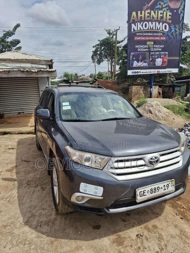 Toyota Highlander Limited 3.5l 4WD 2013 Gray