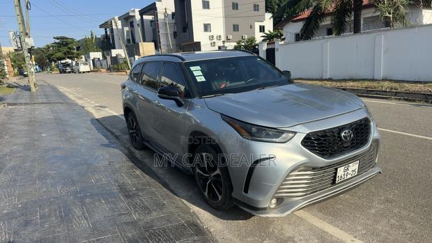Toyota Highlander XSE 2021 Silver
