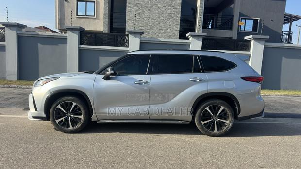 Toyota Highlander XSE 2021 Silver