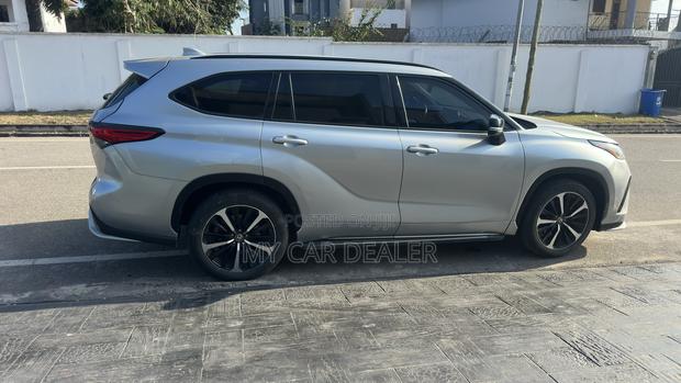 Toyota Highlander XSE 2021 Silver